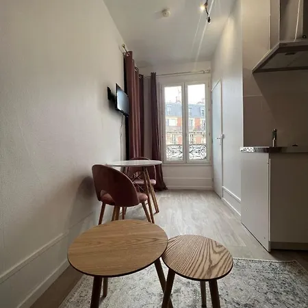 Studio - Buttes Chaumont 아파트